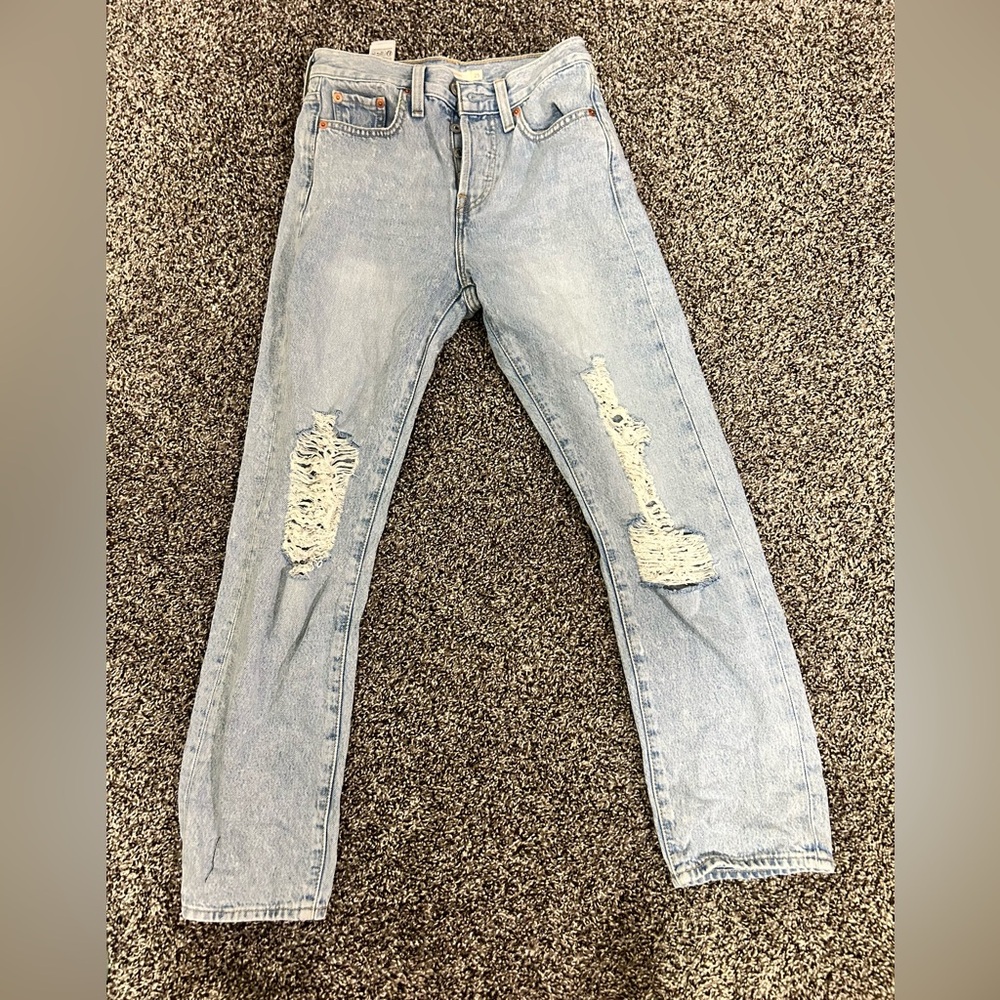 Levi’s Wedgie Straight Light Denim Jeans